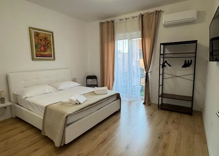 Lejlighedshotel Bari Home 3*
