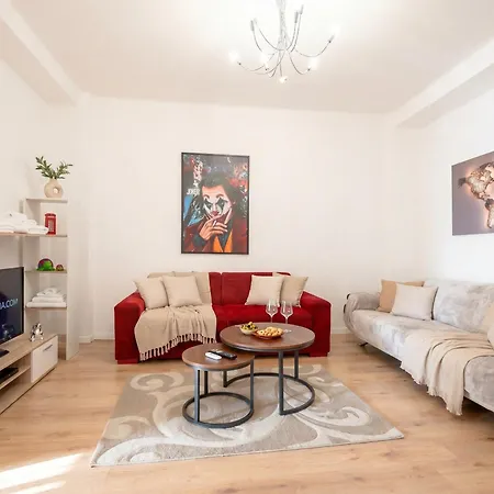 Aparthotel Bari Home 3*